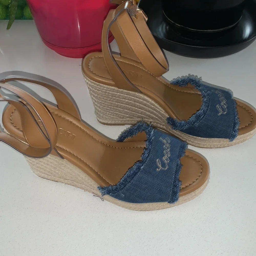 Coach heels - Picture 3 of 5